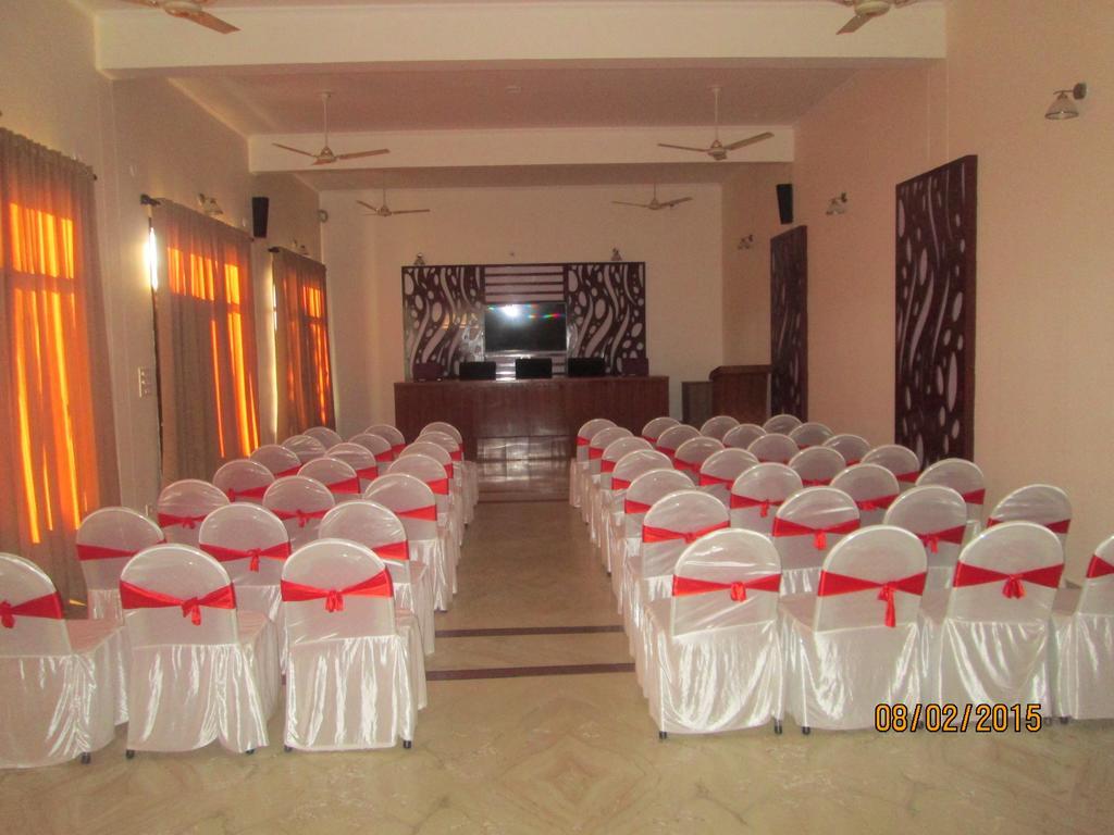 Harshikhar Hotel Bhīm Tāl Extérieur photo