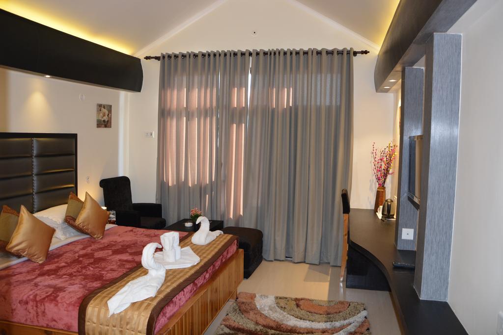 Harshikhar Hotel Bhīm Tāl Chambre photo