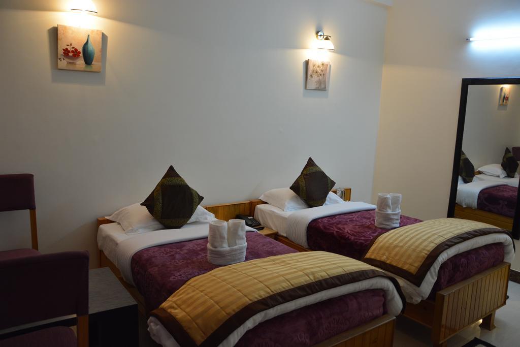Harshikhar Hotel Bhīm Tāl Chambre photo