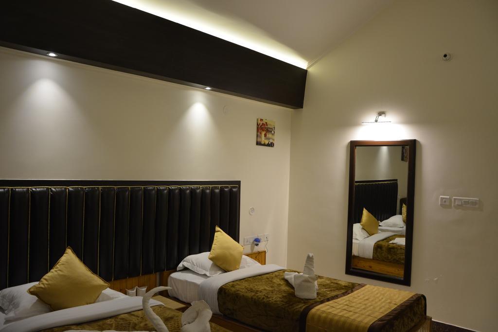 Harshikhar Hotel Bhīm Tāl Chambre photo