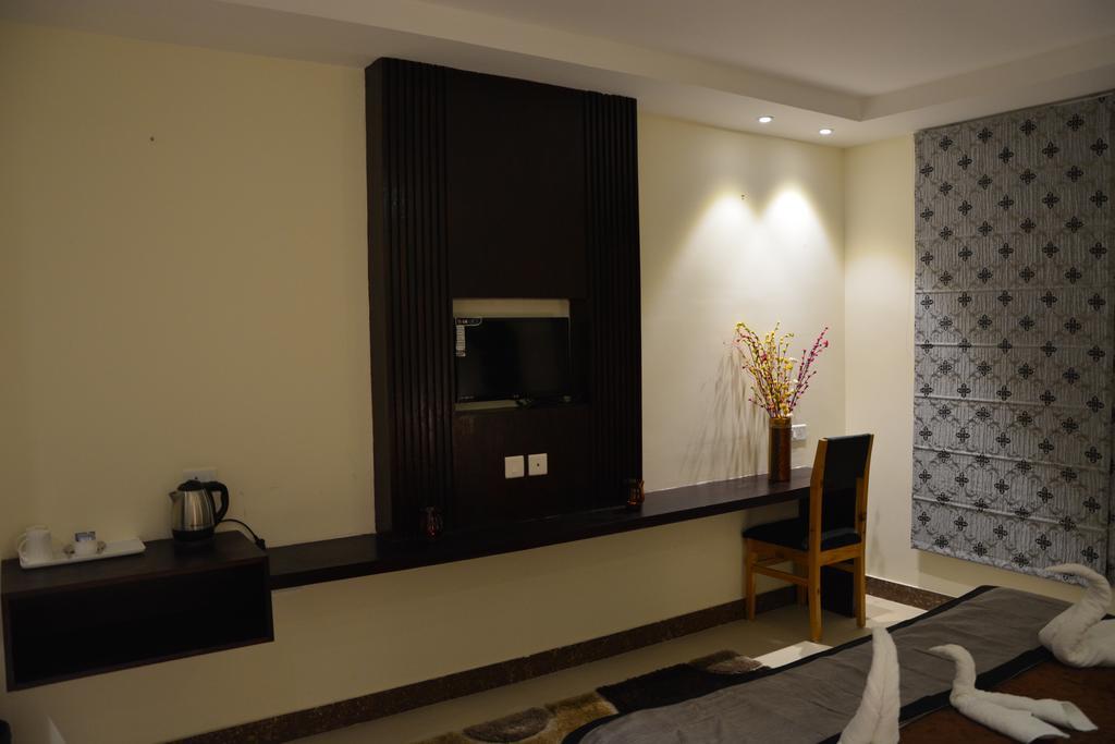 Harshikhar Hotel Bhīm Tāl Chambre photo