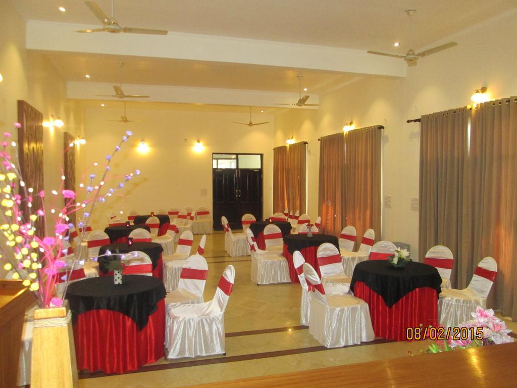 Harshikhar Hotel Bhīm Tāl Extérieur photo