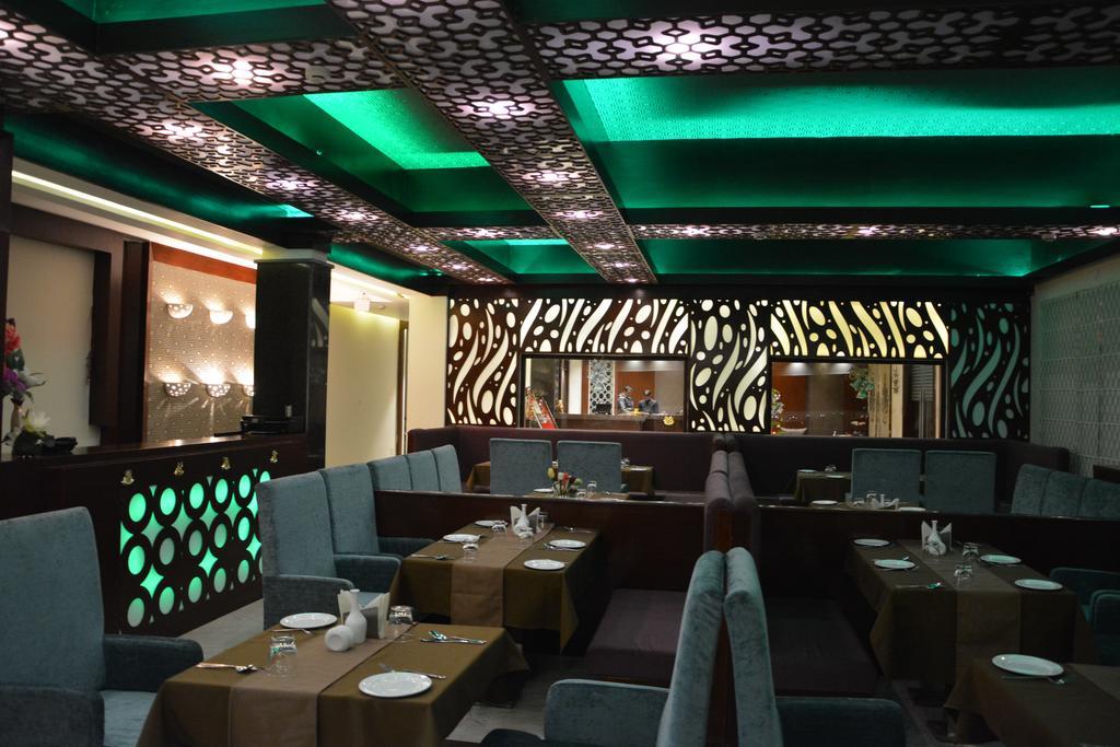 Harshikhar Hotel Bhīm Tāl Extérieur photo