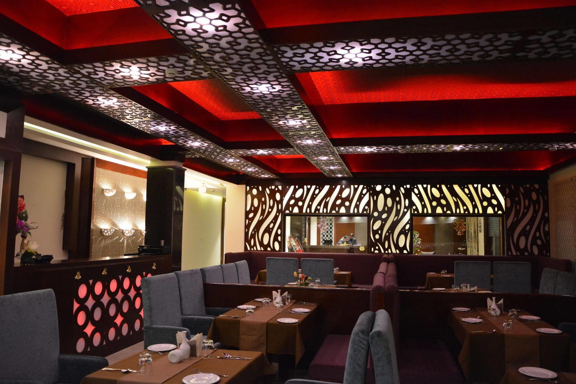 Harshikhar Hotel Bhīm Tāl Extérieur photo