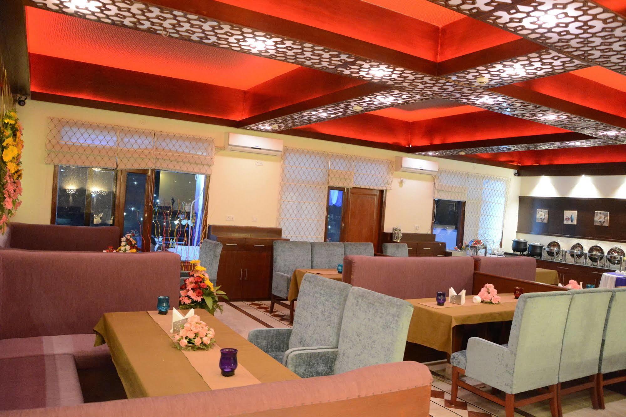 Harshikhar Hotel Bhīm Tāl Extérieur photo