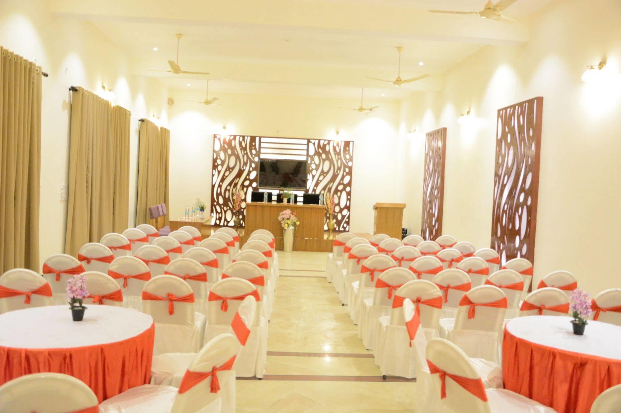 Harshikhar Hotel Bhīm Tāl Extérieur photo