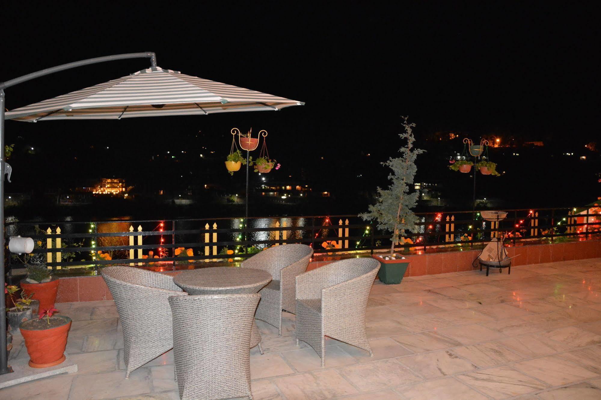 Harshikhar Hotel Bhīm Tāl Extérieur photo