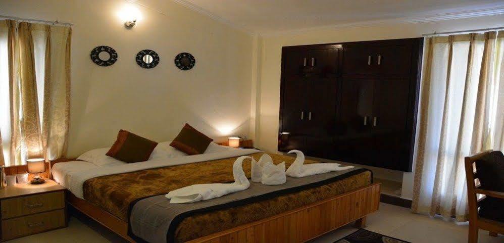 Harshikhar Hotel Bhīm Tāl Extérieur photo