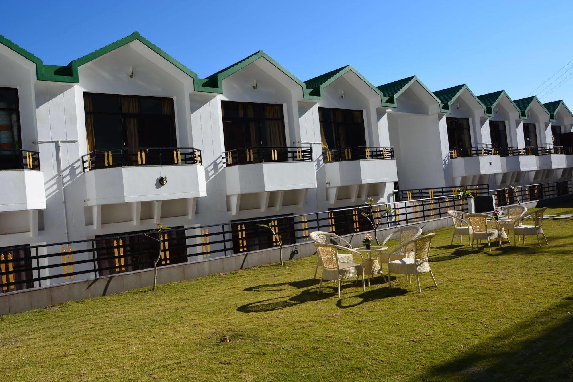 Harshikhar Hotel Bhīm Tāl Extérieur photo